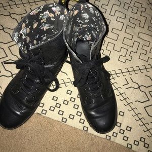 Size 7 Women’s Fold Down Doc Martens Leather Boots